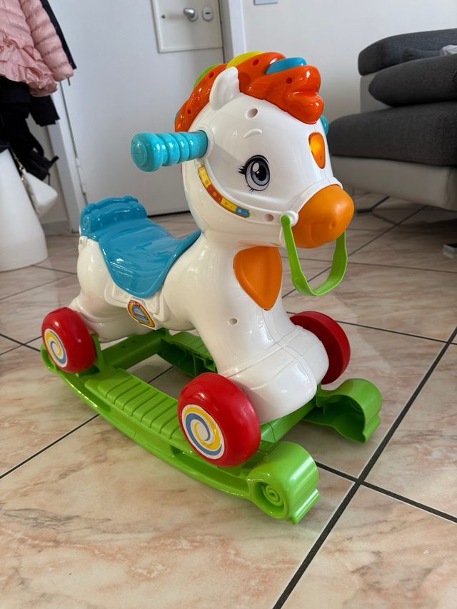 Cavalluccio Clementoni cavalcabile o dondolo