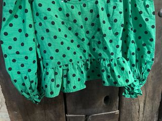Blusa Zara verde lunares negros
