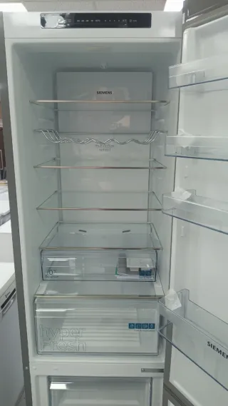 Nevera nueva con tara ( 2m x 60cm )