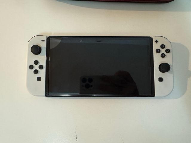 Nintendo Switch OLED Bianca e Nera