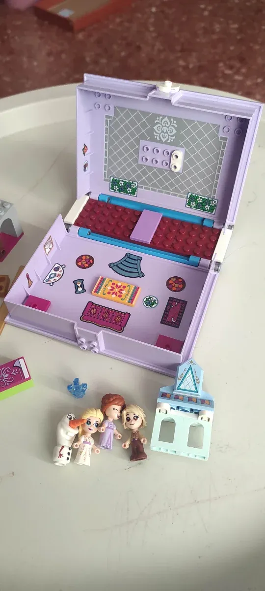 Figuritas y piezas lego Frozen 43175