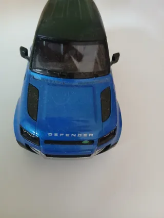 Maquetas Ford GT y Land Rover Defender