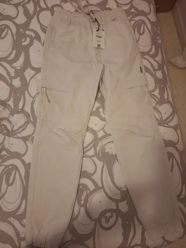 Pantalón Cargo Bershka Beige Talla XS