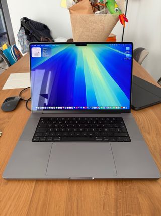 MacBook Pro 16 M2 PRO Plata