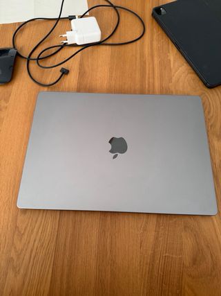 MacBook Pro 16 M2 PRO Plata