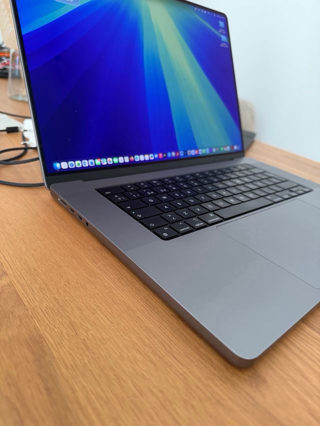 MacBook Pro 16 M2 PRO Plata