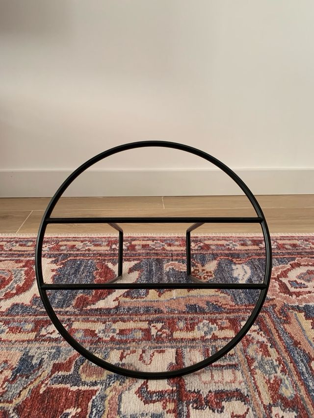 Revistero redondo negro