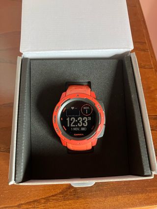 Reloj Garmin Instinct.