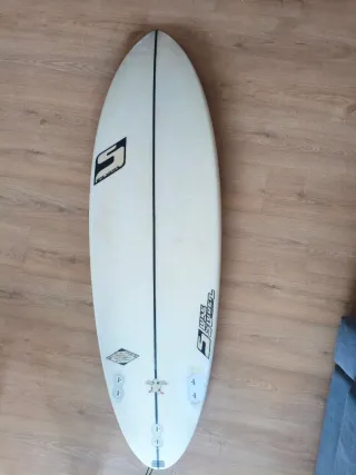 Tabla surf Luke Studer 5'9 Modelo EGG. Volumen 31L