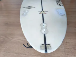 Tabla surf Luke Studer 5'9 Modelo EGG. Volumen 31L