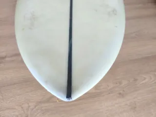 Tabla surf Luke Studer 5'9 Modelo EGG. Volumen 31L