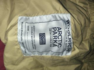 Cazadora Woolrich Roja con Capucha y Pelo