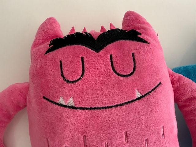 2 Peluches originales Monstruo de Colores