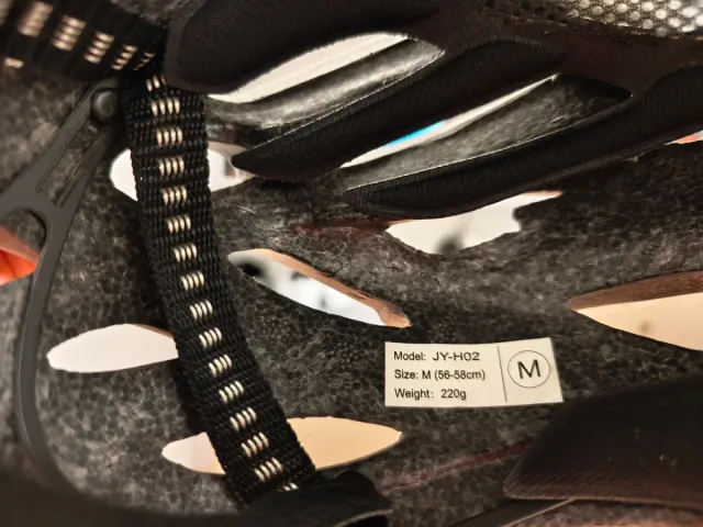 Casco MTB Luck Negro y Rojo