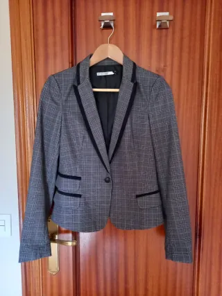 Americana entallada cuadros gris y negro