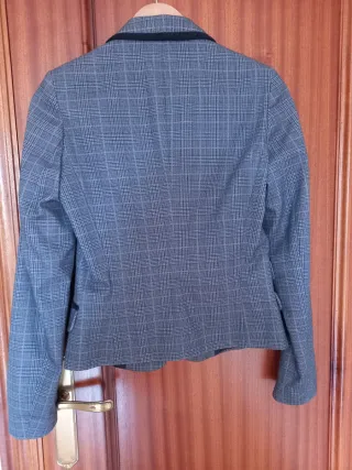 Americana entallada cuadros gris y negro