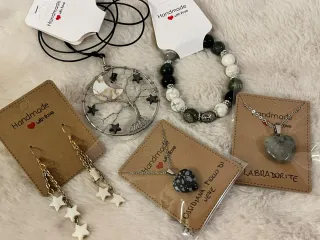 Set di gioielli artigianali