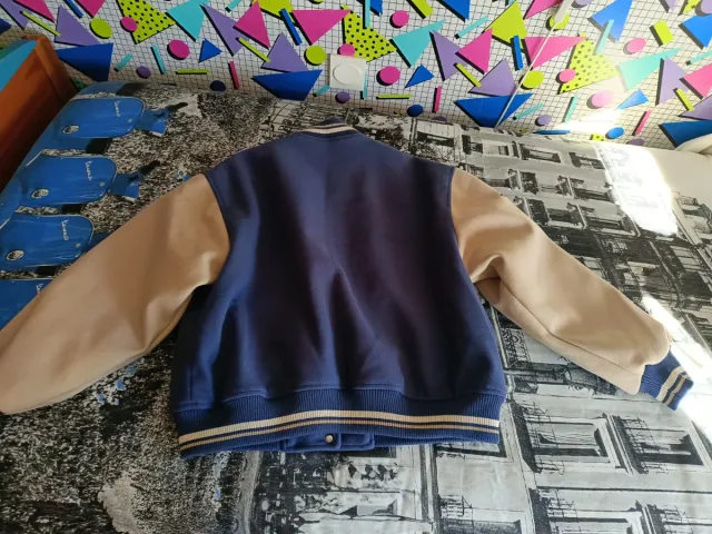 Chaqueta Beisbolera Pull&Bear Azul y Beige