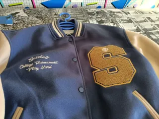 Chaqueta Beisbolera Pull&Bear Azul y Beige