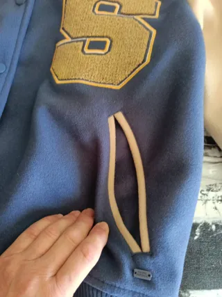 Chaqueta Beisbolera Pull&Bear Azul y Beige