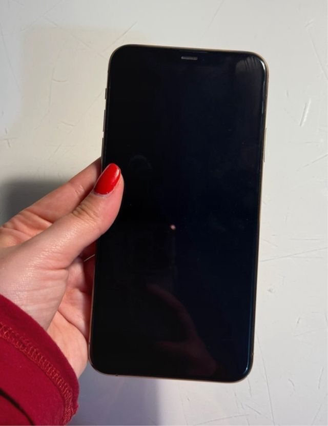 iPhone 11 Pro Max Dourado