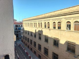 Piso en alquiler en Los Remedios en Sevilla