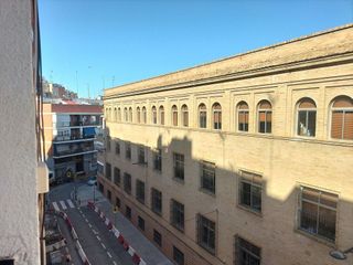 Piso en alquiler en Los Remedios en Sevilla