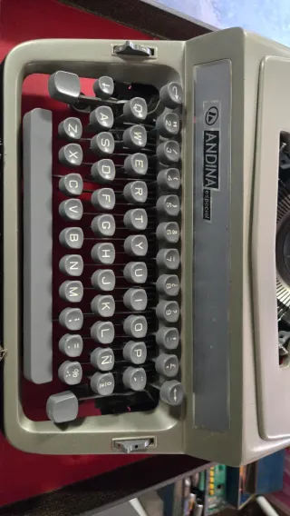 Máquina de escribir Andina
