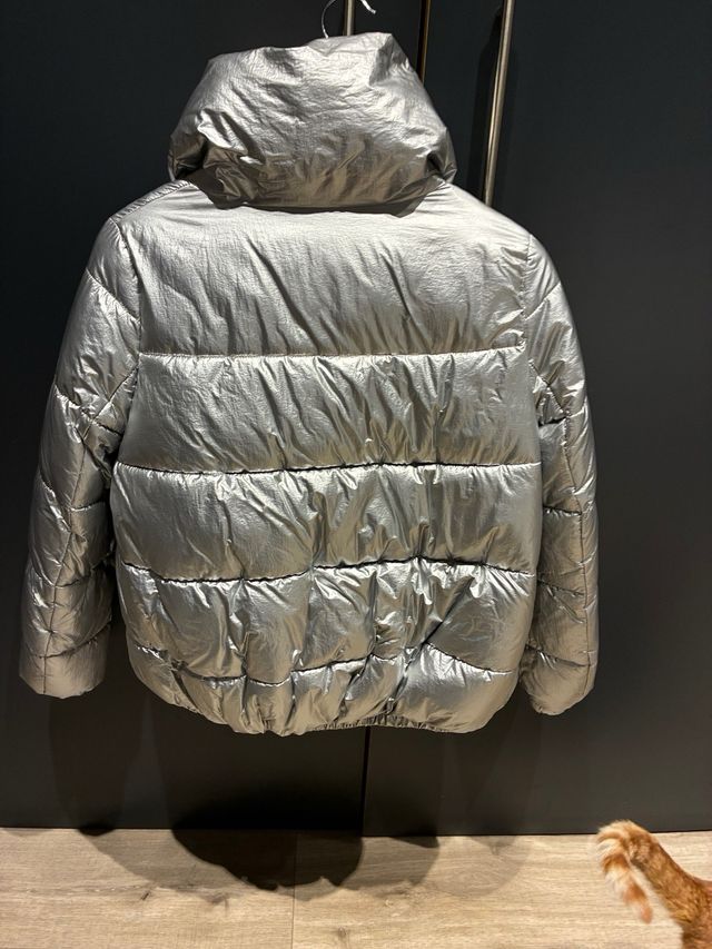 Plumas plateado talla M