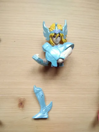 Pezzi singoli di figurine dei Cavalieri dello Zodiaco