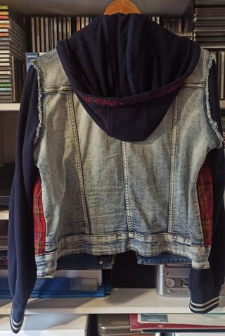 Cazadora Desigual vaquera bordada talla 44/46