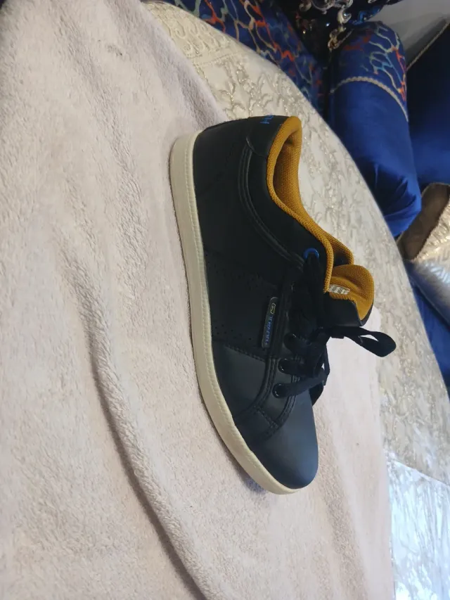 Zapatos negros con cordones