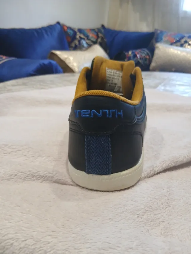 Zapatos negros con cordones