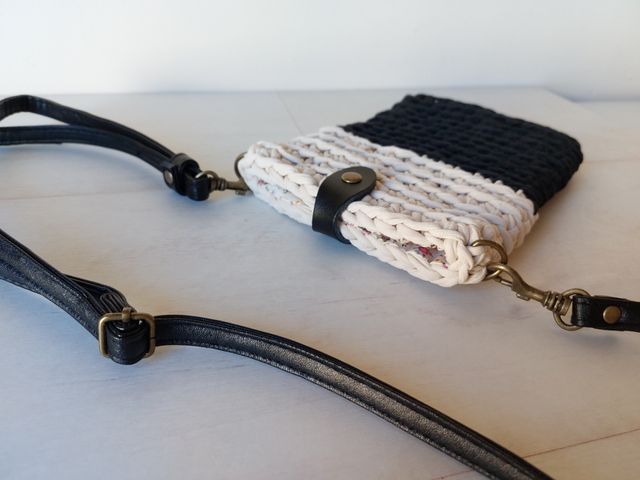 Bolso crochet móvil negro y beige nuevo