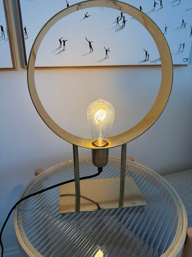 Lámpara sobremesa metal Zara Home.