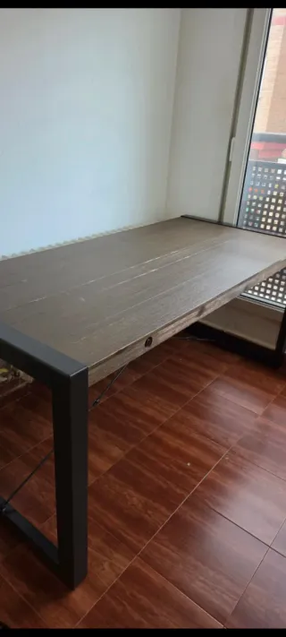 Mesa de comedor madera y metal