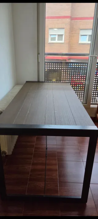 Mesa de comedor madera y metal