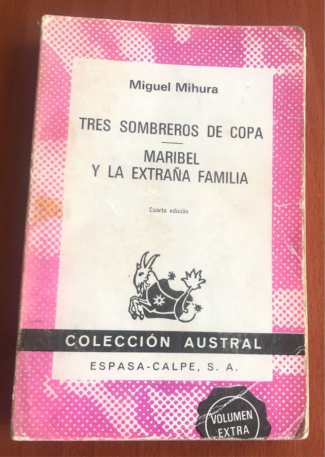 Tres Sombreros de Copa / Maribel y la Extraña Fami