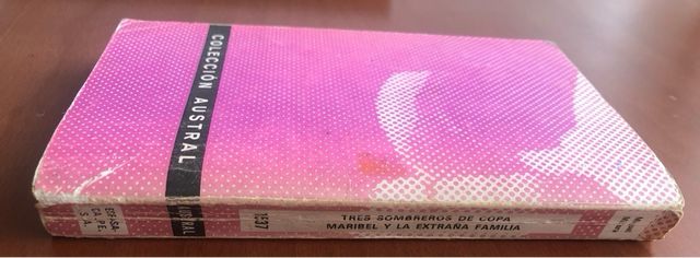 Tres Sombreros de Copa / Maribel y la Extraña Fami