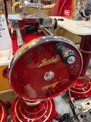 bellissima affettatrice antica a volano