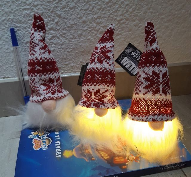 Navidad- 3 Gnomos adorno Blanco y Rojo Led.