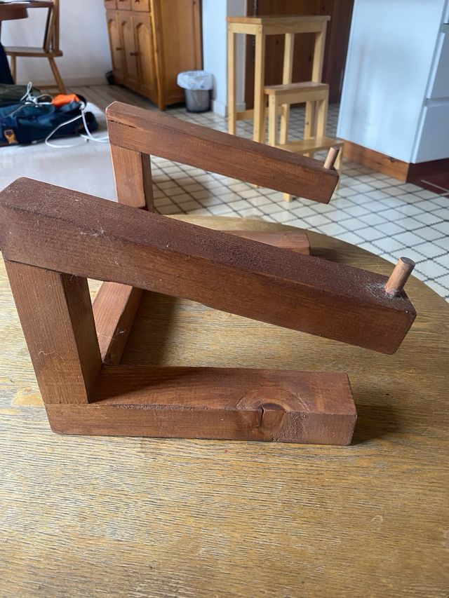 Soporte de madera para portátil