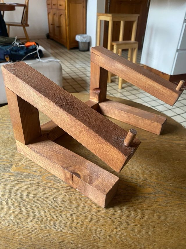 Soporte de madera para portátil