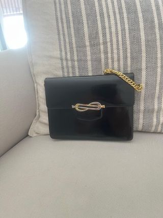 Bolso de piel negro con cadena dorada NUEVO