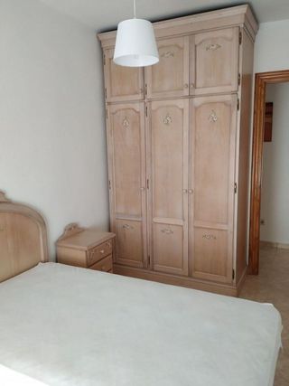 Piso en alquiler en Los Ángeles - Cruz de Caravaca en Almería