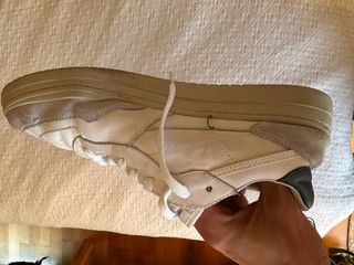 Zapatillas Pompeii grises y blancas