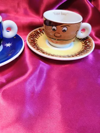 Set 4 Tazzine con piattini design