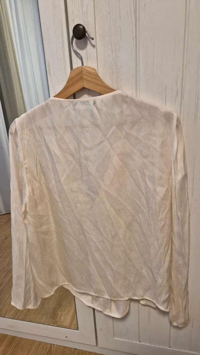 Camisa Mango blanca detalles