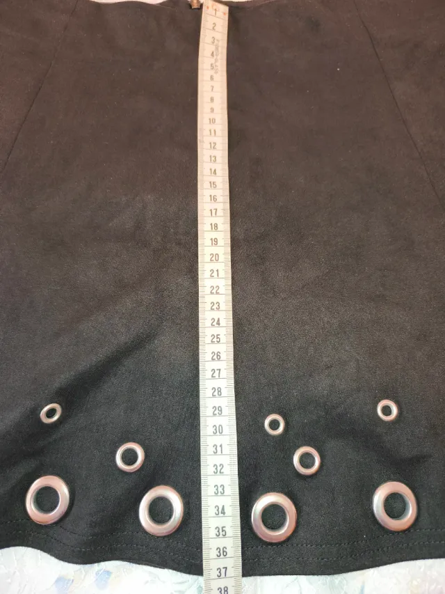 Minifalda Mango Talla L con ojales