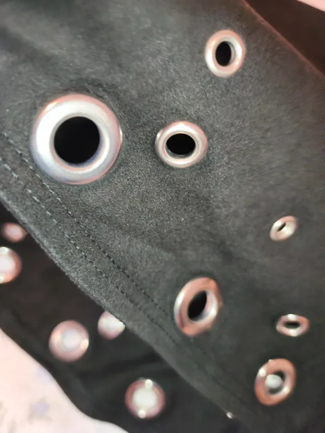 Minifalda Mango Talla L con ojales